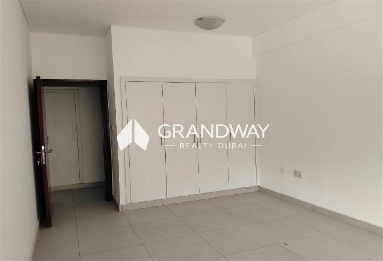 Elegant Residence| Large Layout | Central Location photo 10