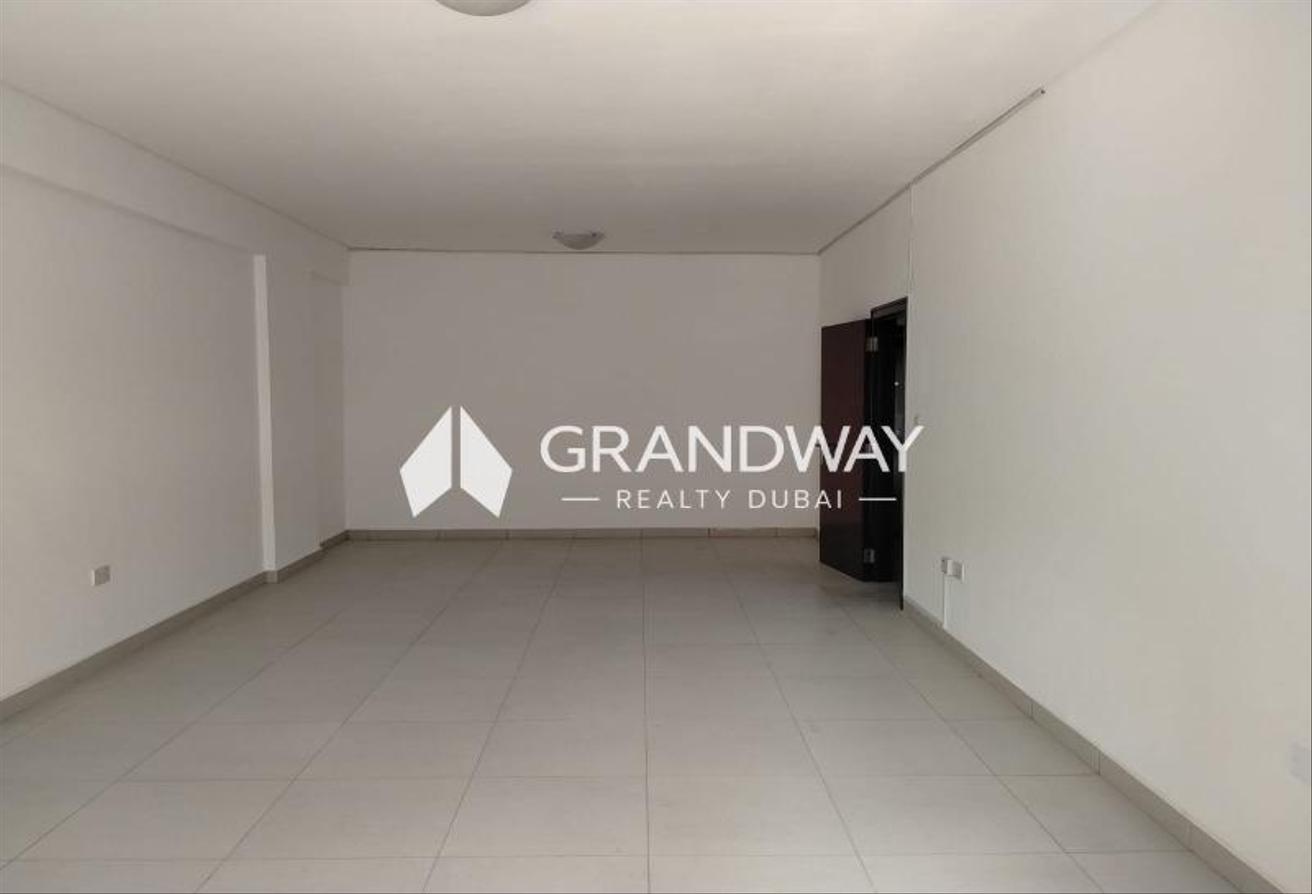 Elegant Residence| Large Layout | Central Location photo 2