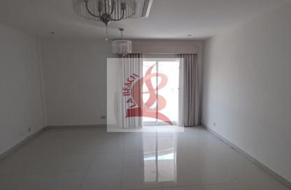 Villa - 3 Bedrooms - 4 Bathrooms for rent in Jumeirah 1 Villas - Jumeirah 1 - Jumeirah - Dubai