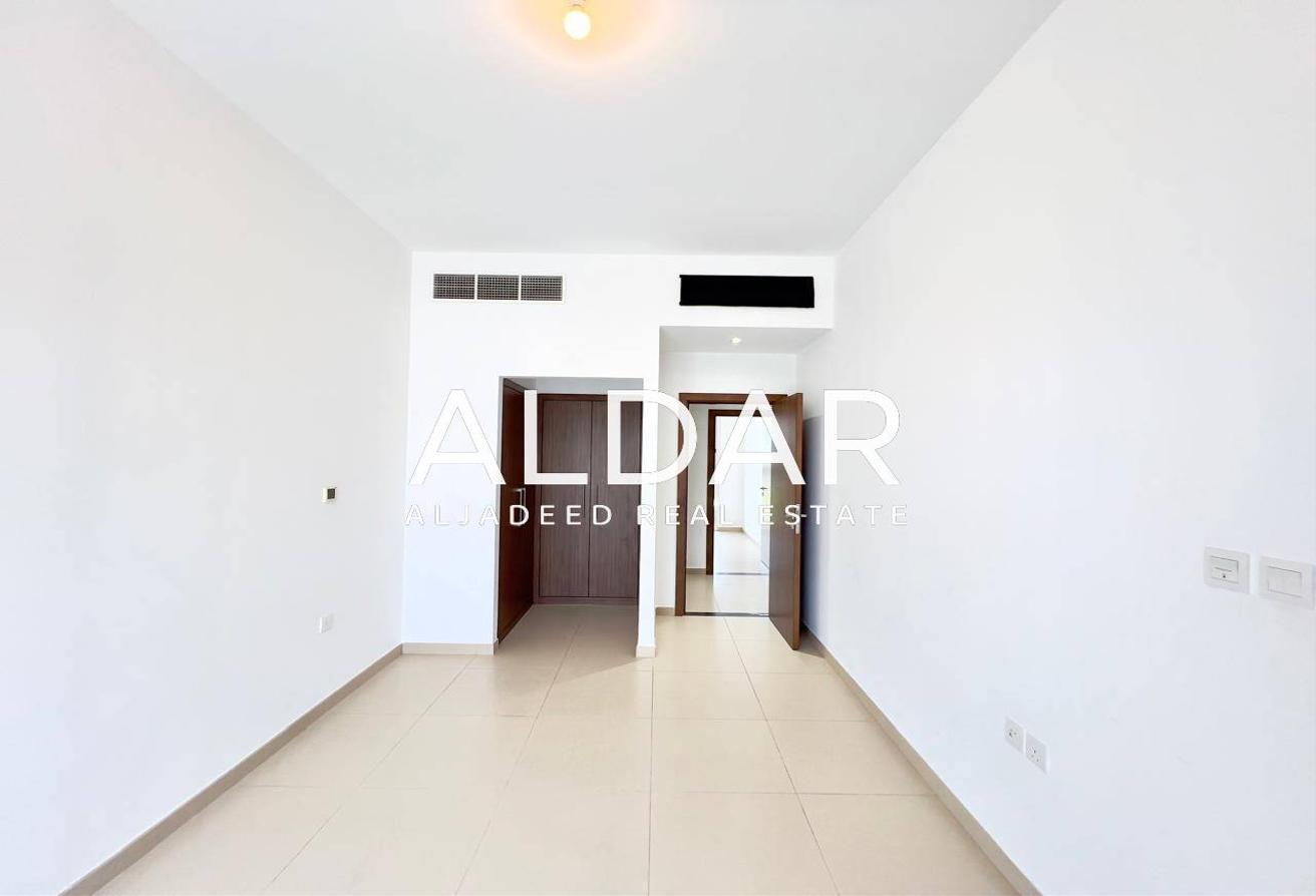 Vacant | Well Maintained | Ready To Move photo 8
