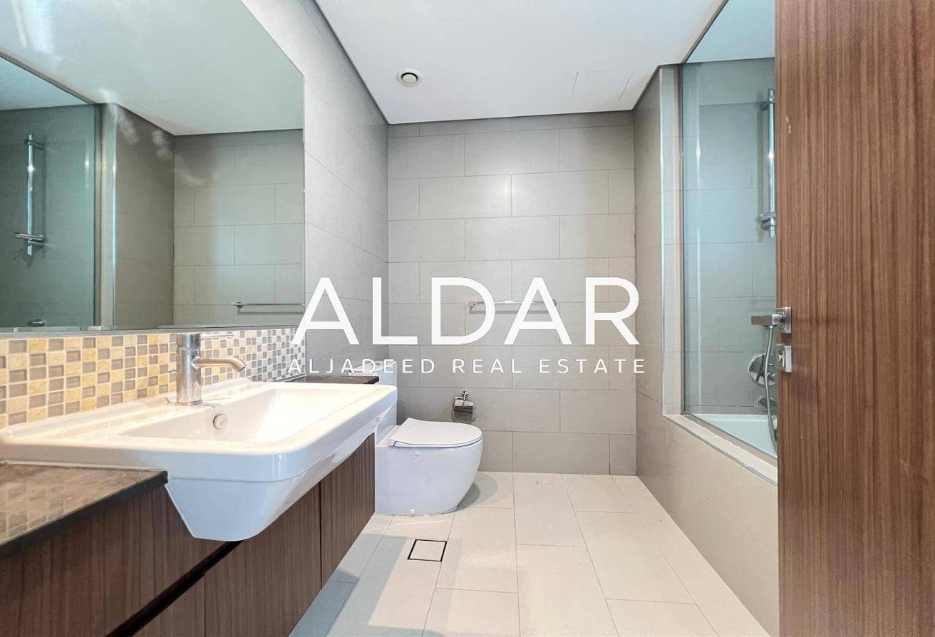 Vacant | Well Maintained | Ready To Move photo 12