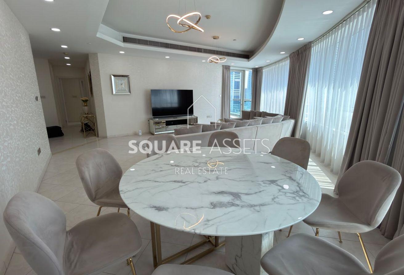Stunning 4BR | Newly Renovated | Prime Location photo 2