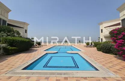 فيلا - 4 غرف نوم - 5 حمامات للايجار في فلل الجميرا 1 - جميرا 1 - جميرا - دبي