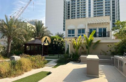Villa - 3 Bedrooms - 4 Bathrooms for rent in District 16 - Jumeirah Village Circle - Dubai