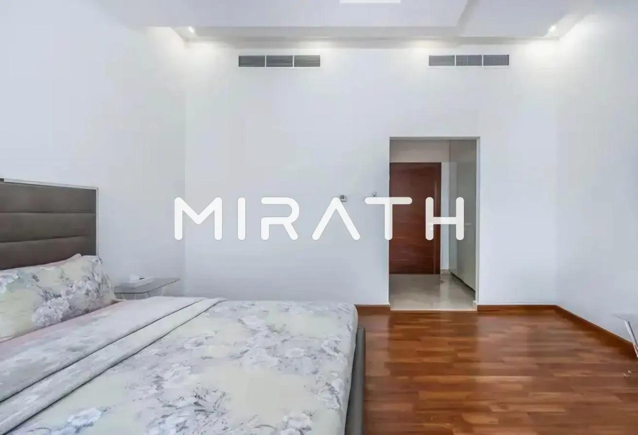 Modern 4BR Villa | Backyard Garden| Prime Location photo 14