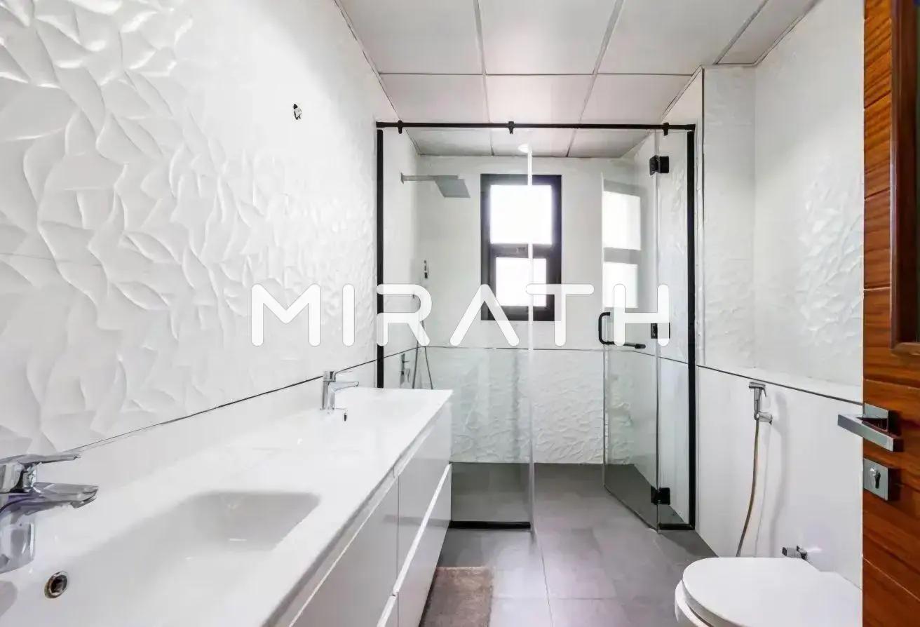 Modern 4BR Villa | Backyard Garden| Prime Location photo 15