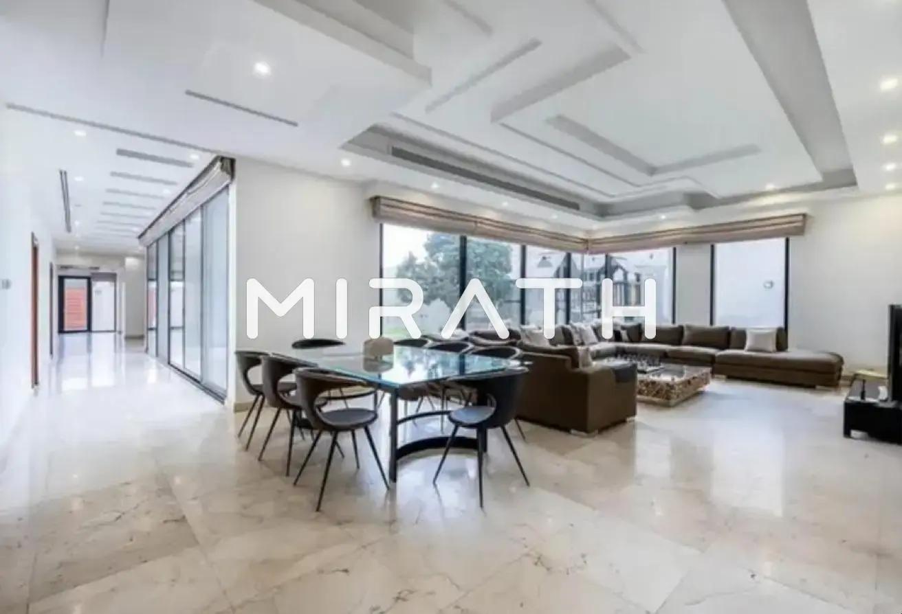 Modern 4BR Villa | Backyard Garden| Prime Location photo 4