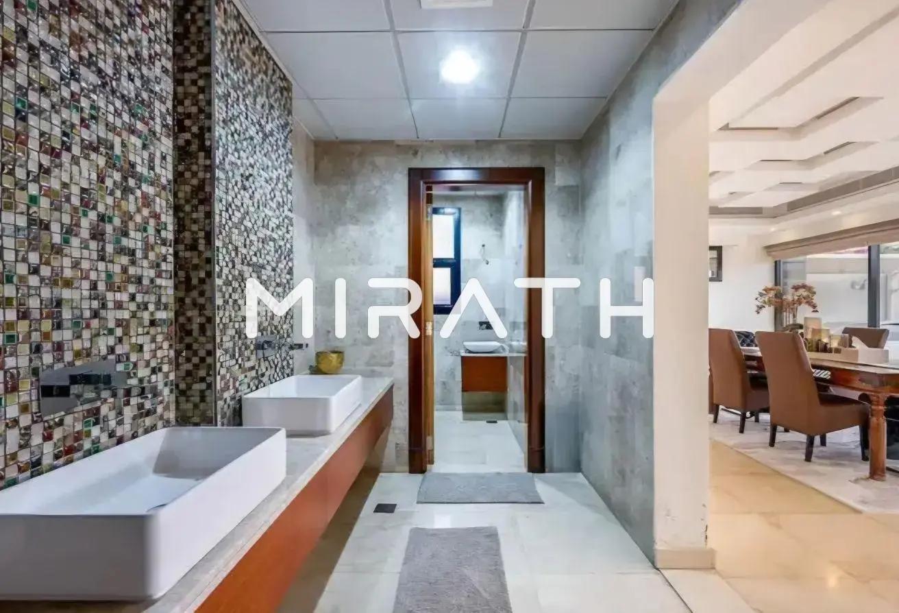 Modern 4BR Villa | Backyard Garden| Prime Location photo 8