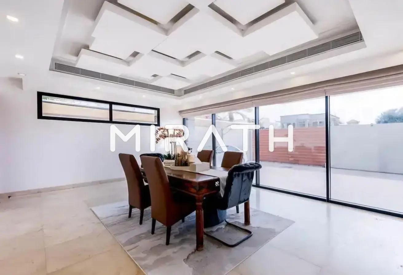 Modern 4BR Villa | Backyard Garden| Prime Location photo 6