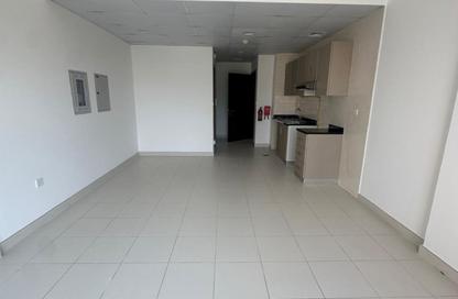 Apartment - Studio - 1 for rent in Bayt Al Rigga 01 - Al Rigga - Deira - Dubai