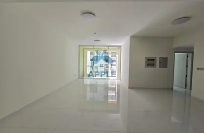 شقة - 2 غرف نوم - 3 حمامات للايجار في الزاهية - تجارية مويلح - الشارقة