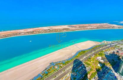 Apartment - 4 - 5 for rent in Landmark Tower - Corniche Road - Abu Dhabi