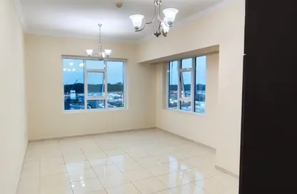 شقة - غرفة نوم - 2 حمامات للايجار في برج ربيعة - مجان - دبي لاند - دبي