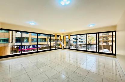 Apartment - 3 Bedrooms - 2 Bathrooms for rent in Golden Sands 2 - Al Mankhool - Bur Dubai - Dubai Apartment - 3 Bedrooms - 2 Bathrooms for rent in Golden Sands 2 - Al Mankhool - Bur Dubai - Dubai