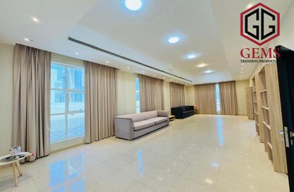 Villa - 5 - 6 for rent in Al Aweer 1 - Al Aweer - Dubai