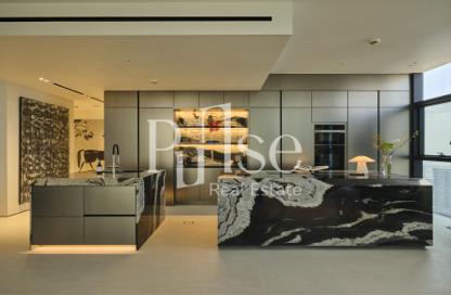 Apartment - 3 - 4 for sale in Central Park Residential Tower - Central Park Tower - DIFC - Dubai