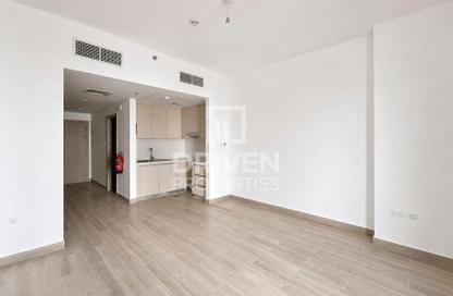 Apartment - Studio - 1 for rent in Waters Edge - Yas Island - Abu Dhabi