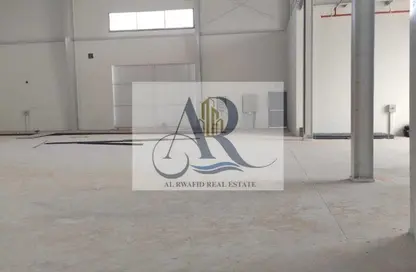 Warehouse - Studio - 6 Bathrooms for sale in Umm Al Thuoob - Umm Al Quwain