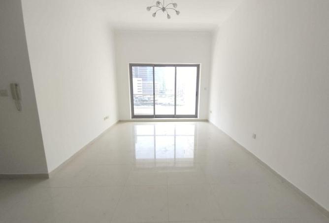 Elegant 1 BR Apartment in Barsha Heights with Balcony