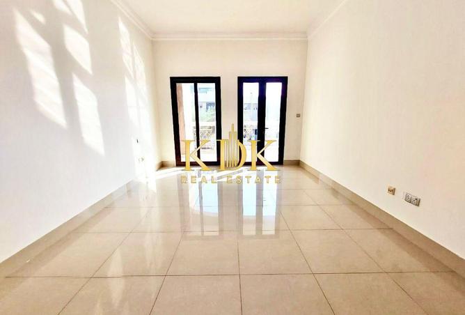 83233437 - Property Image 2