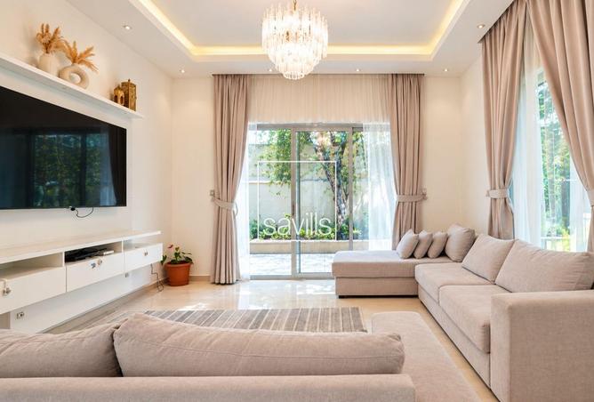 4-bed villa in Muzera Community · Upgraded · Maid's room — photo 2
