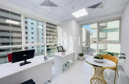مكتب - غرفة نوم - 1 حمام للايجار في أسبن - شارع الشيخ زايد - دبي