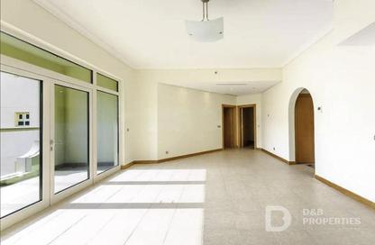Apartment - 2 Bedrooms - 2 Bathrooms for rent in Al Dabas - Shoreline Apartments - Palm Jumeirah - Dubai