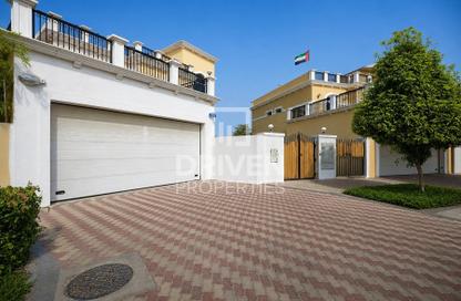 Villa - 4 Bedrooms - 4 Bathrooms for rent in District 9 - Jumeirah Park - Dubai