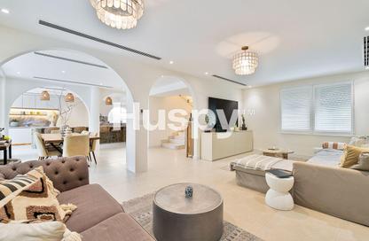 Villa - 4 - 3 for sale in District 8 - Jumeirah Park - Dubai