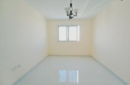 Apartment - 1 Bedroom - 2 Bathrooms for rent in SG Muwaileh Building - Muwaileh - Sharjah