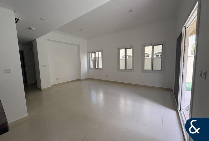 56951617 - Property Image 2