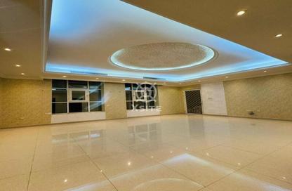 Villa - 5 - 7 for rent in Al Quoz 2 - Al Quoz - Dubai Villa - 5 - 7 for rent in Al Quoz 2 - Al Quoz - Dubai