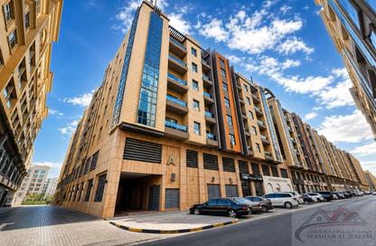 Apartment - 1 Bedroom - 2 Bathrooms for rent in Muwaileh 29 Building - Muwaileh - Sharjah