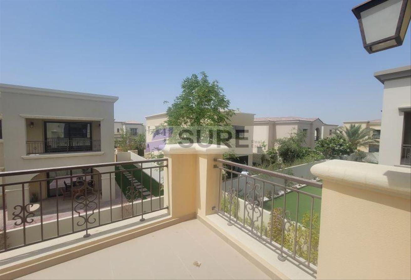 Premium 5BR Villa | Vacant Now | Close to Pool photo 8