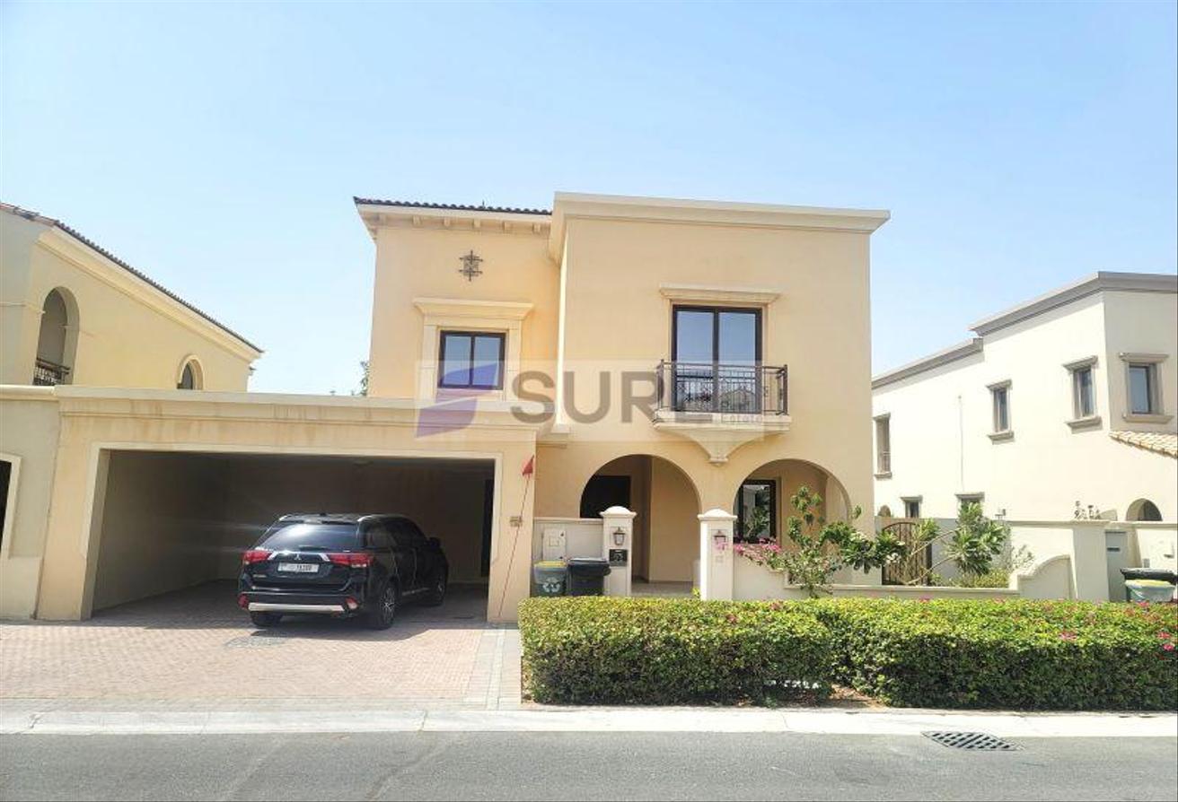 Premium 5BR Villa | Vacant Now | Close to Pool photo 4