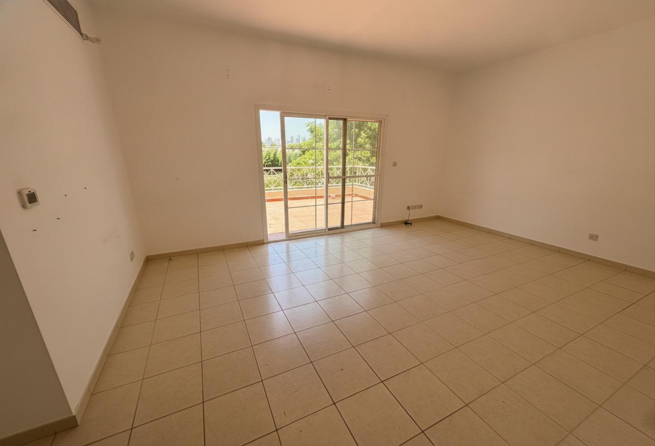 Lake Backing I 4 Bedroom I Exclusive photo 11