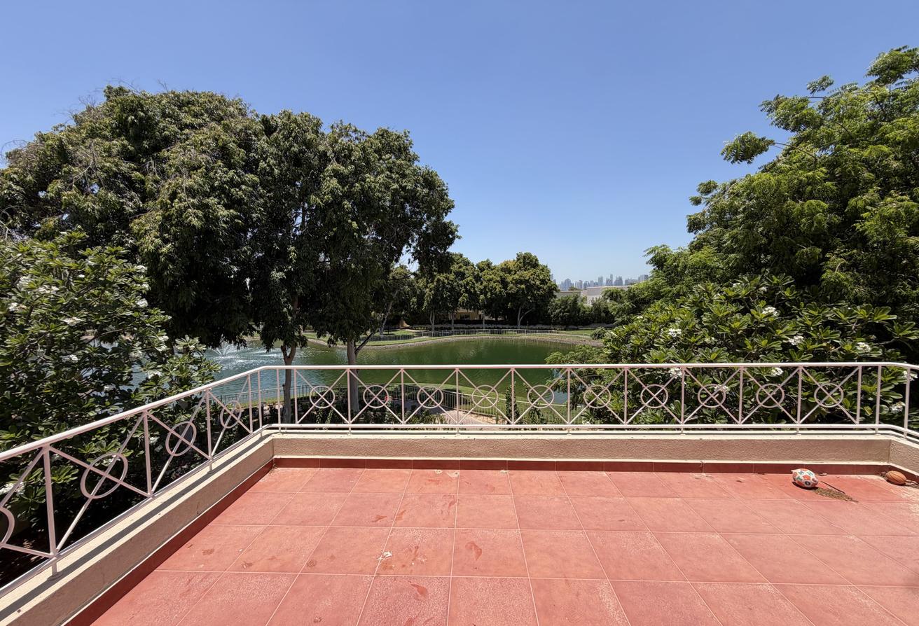 Lake Backing I 4 Bedroom I Exclusive photo 20
