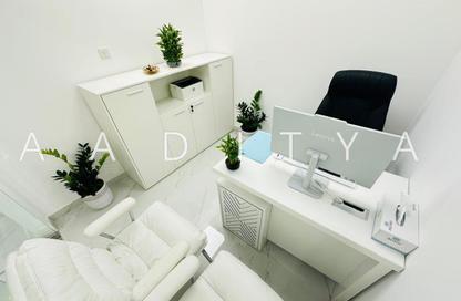 Office Space - Studio - 1 Bathroom for rent in Reem Residency - Al Karama - Dubai