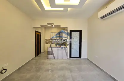 Apartment - 1 Bathroom for rent in Al Mushrif - Abu Dhabi