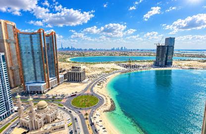 Apartment - 2 - 3 for rent in Shadow Tower - Al Mamzar - Sharjah - Sharjah