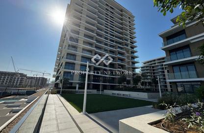 Apartment - 1 Bedroom - 2 Bathrooms for rent in Seagate Building 1 - Seagate - Mina Rashid - Dubai