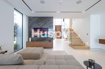 Villa - 4 - 5 for sale in Garden Homes Frond P - Garden Homes - Palm Jumeirah - Dubai