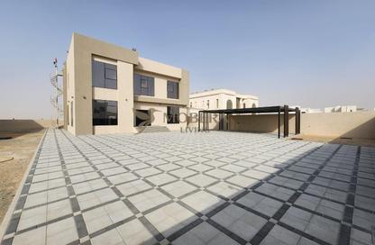 Villa - 5 - 7 for rent in Al Aweer - Dubai