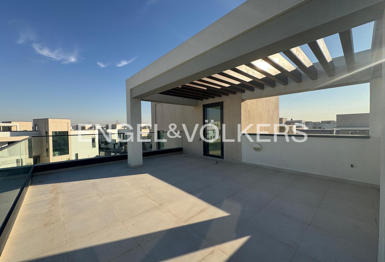 Brand New | Corner Unit | Spacious photo 10