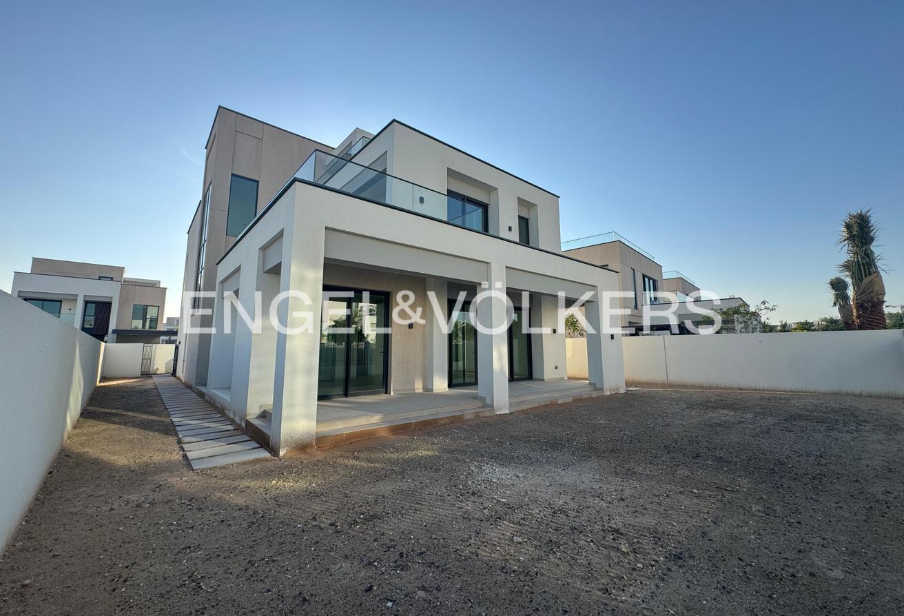 Brand New | Corner Unit | Spacious photo 12