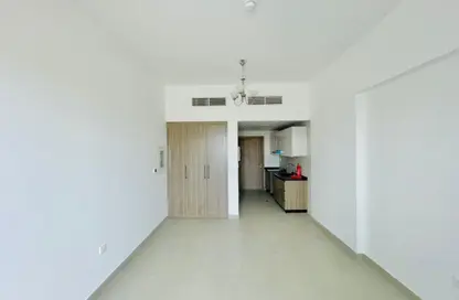 شقة - غرفة نوم - 1 حمام للايجار في السكن الإمبراطوري - المدينة العالمية المرحلة 2 - 4 الورسان - الورسان - دبي