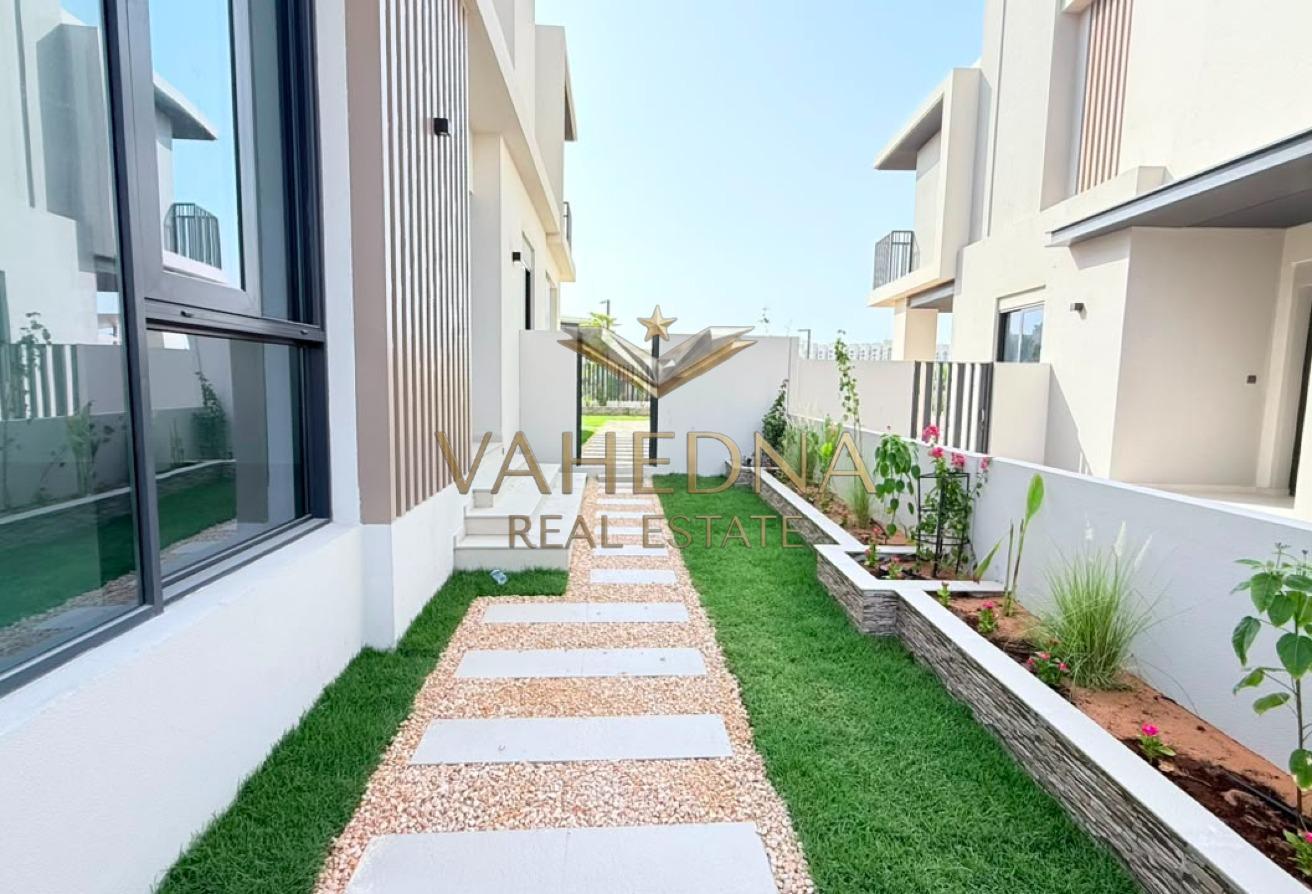 4BR Corner Townhouse | Single Row | Dubai Eye View photo 4