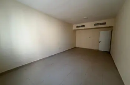 Apartment - 2 Bedrooms - 2 Bathrooms for rent in Al Khan Corniche - Al Khan - Sharjah
