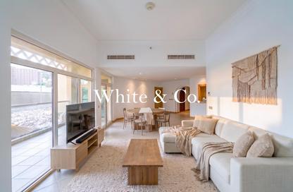 Apartment - 3 Bedrooms - 4 Bathrooms for rent in Al Basri - Shoreline Apartments - Palm Jumeirah - Dubai