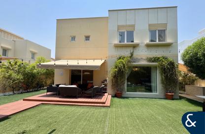 Villa - 4 Bedrooms - 3 Bathrooms for rent in Meadows 9 - Meadows - Dubai